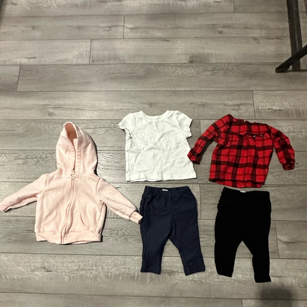 2 outfits with hoody 3-6